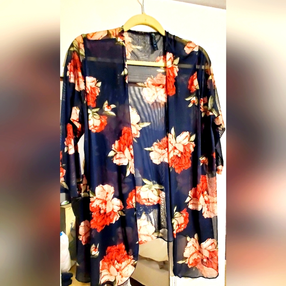 Floral cover-up/shawl